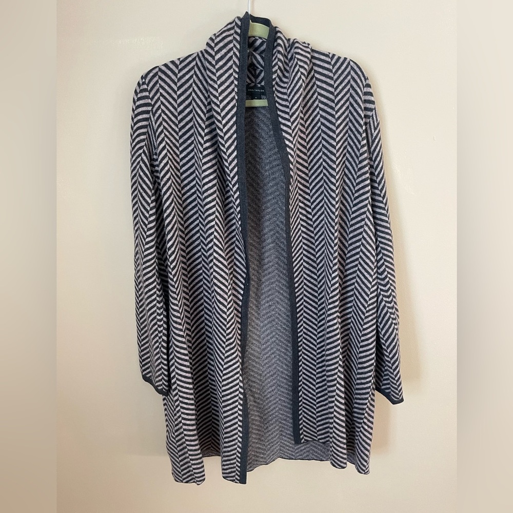 NEVER WORN Ann Taylor Cardigan